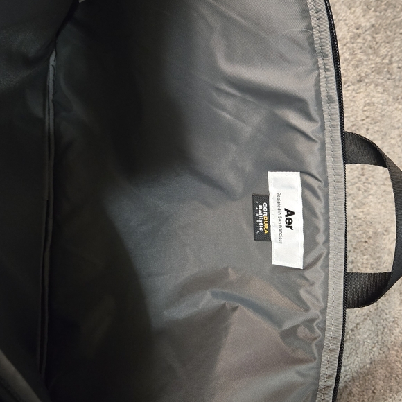 Stylish Black Shoulder Bag 17x11 - Picture 4 of 4